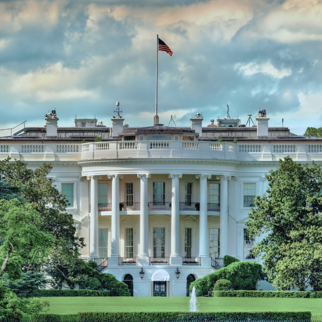 Exterior photo, view of back of The White House in D.C.