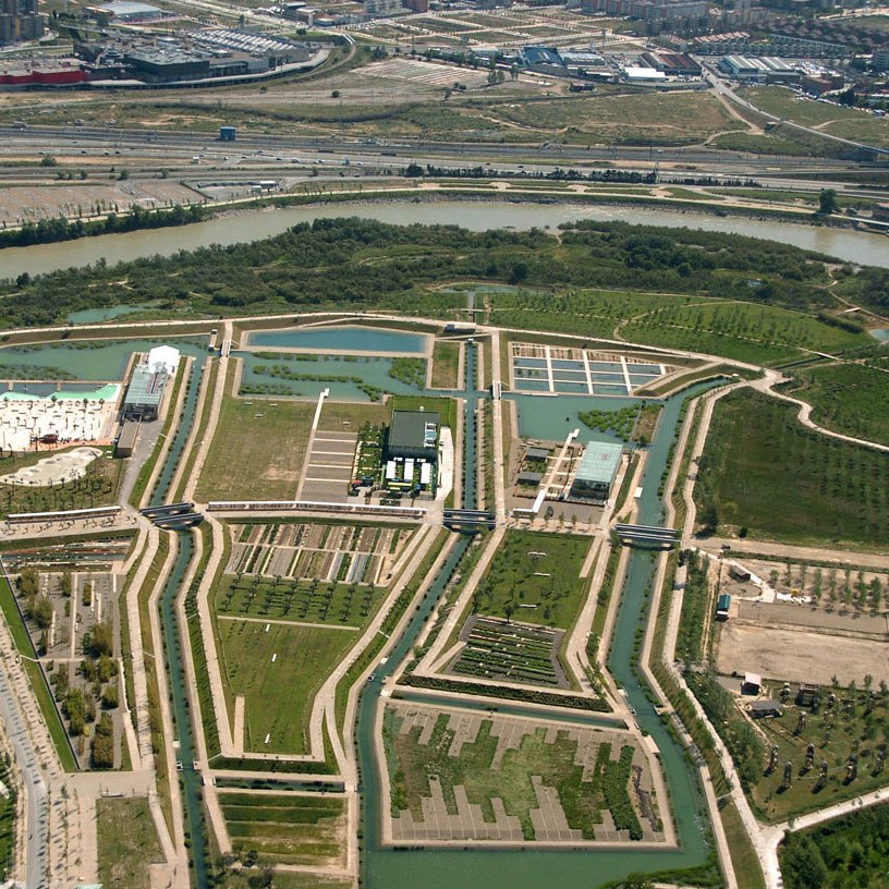 aerial image of Zaragoza waterpark