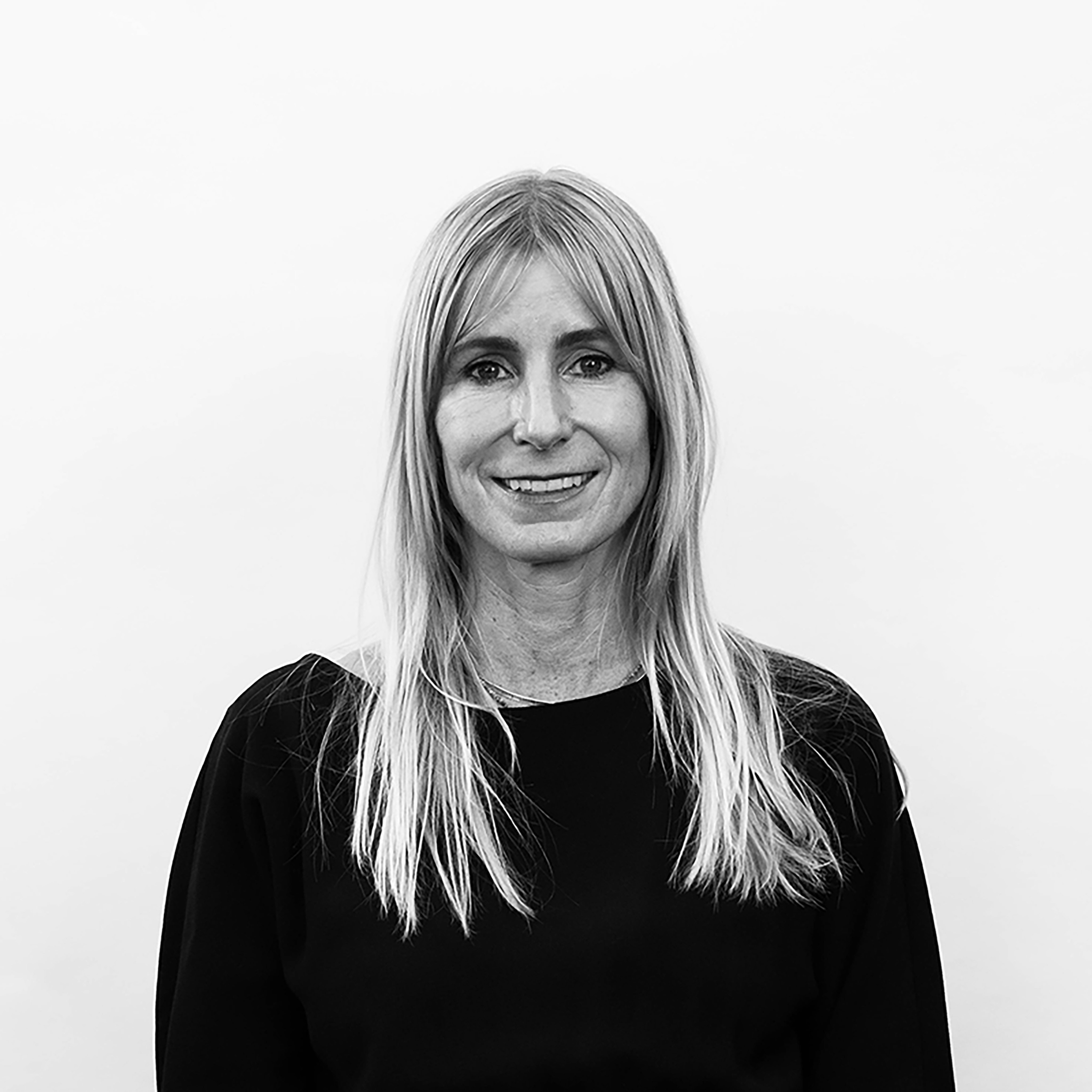 Headshot of Cordula Roser Gray