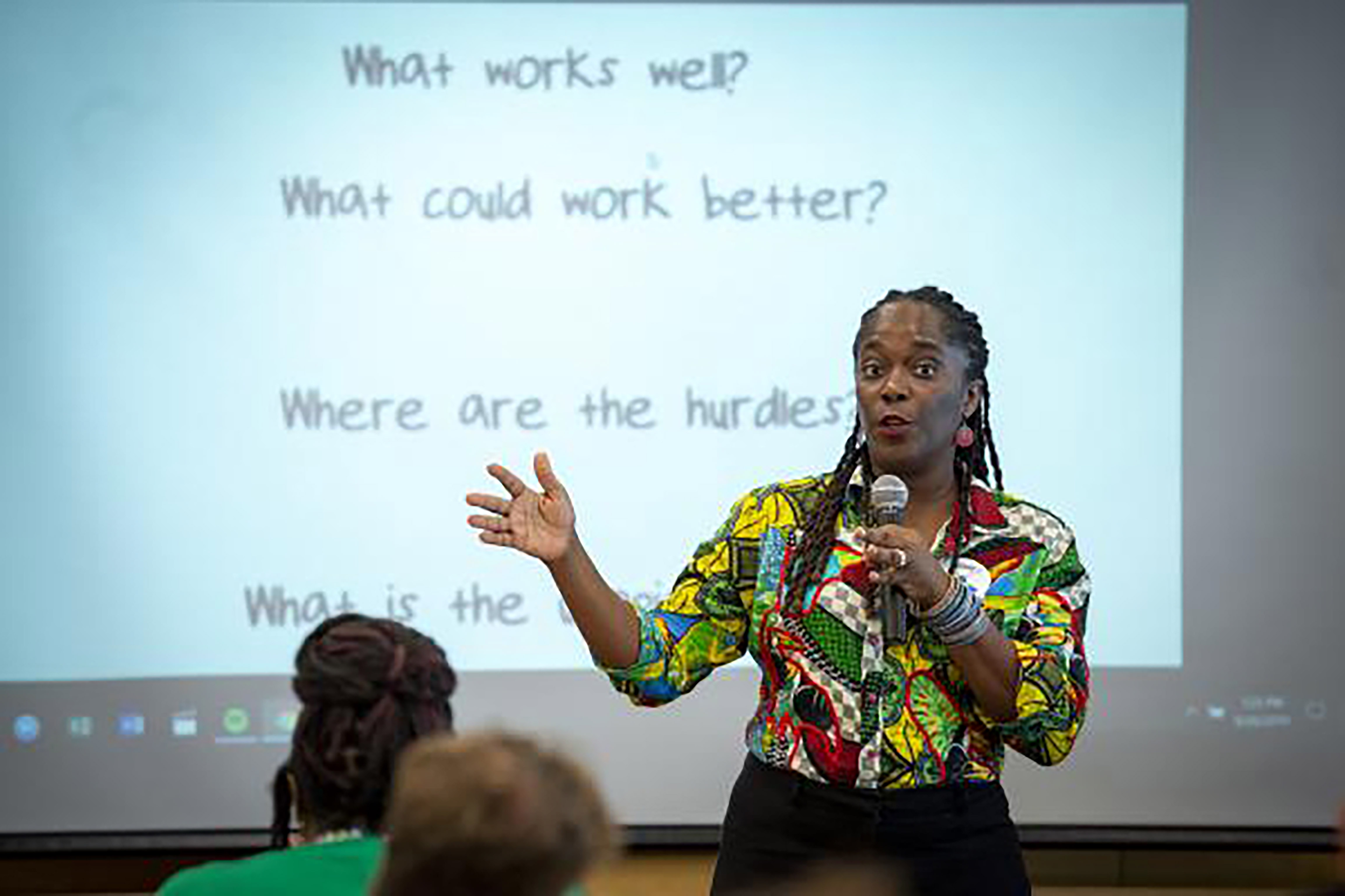 Photo of Dr Lesley Ann Noel lecturing a class