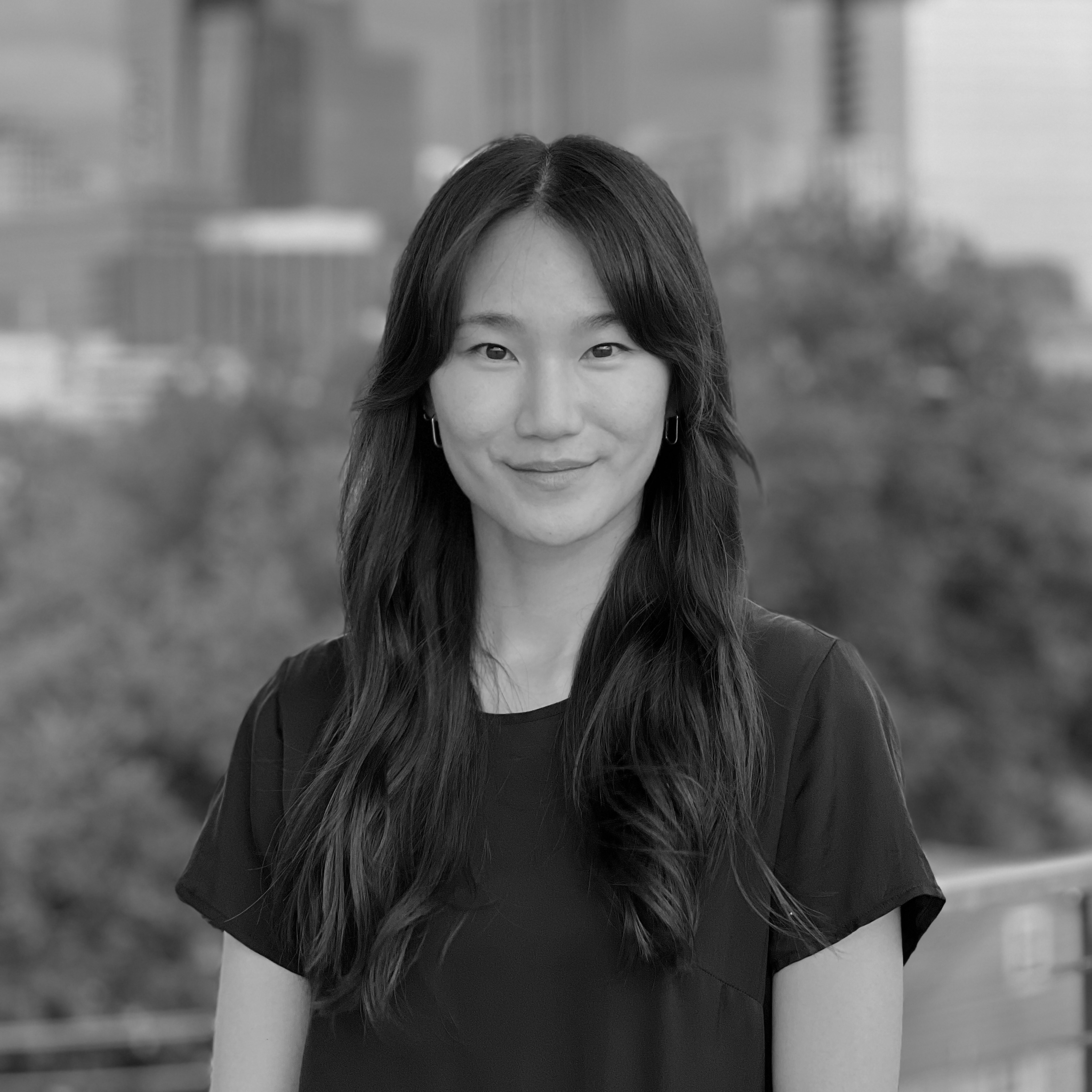 Headshot of Yeonhwa Lee