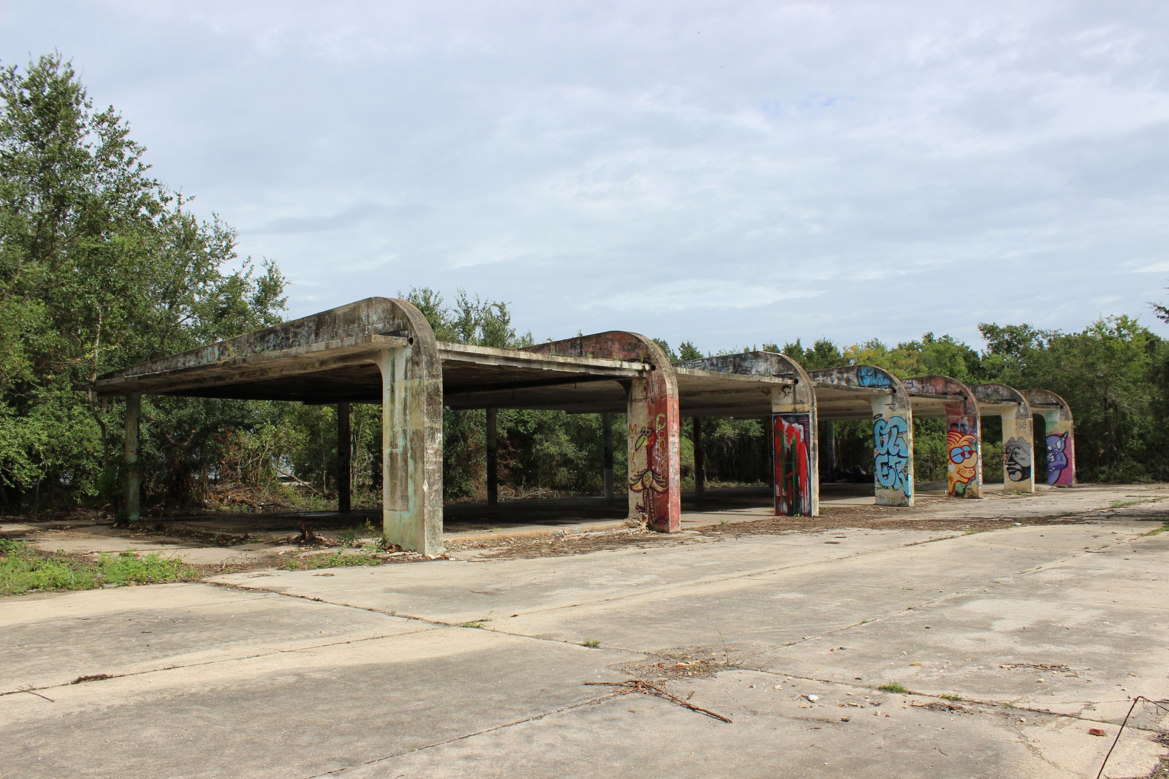 Another picture of Lincoln beach today, deteriorated and run down