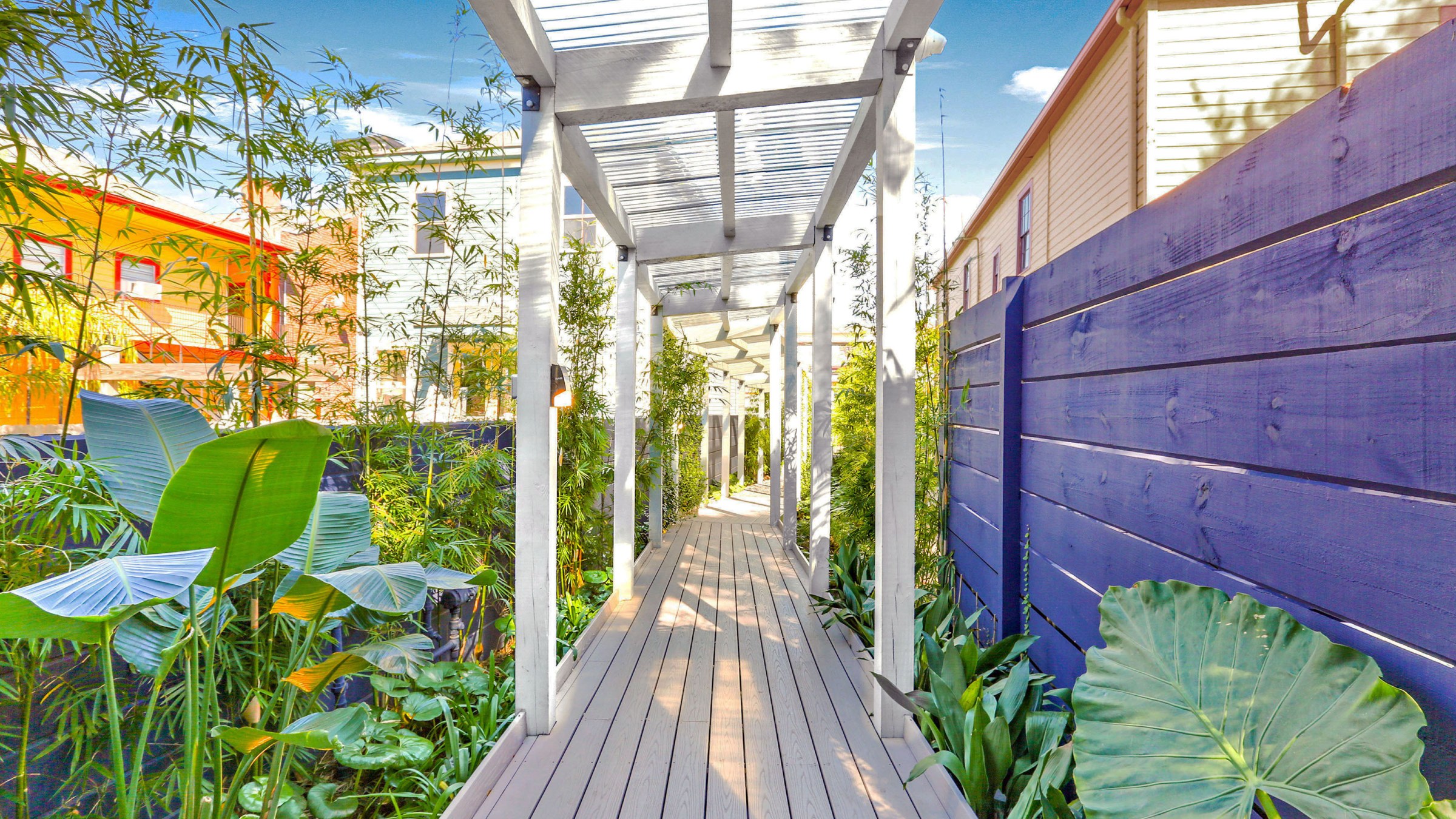 Syd Exterior