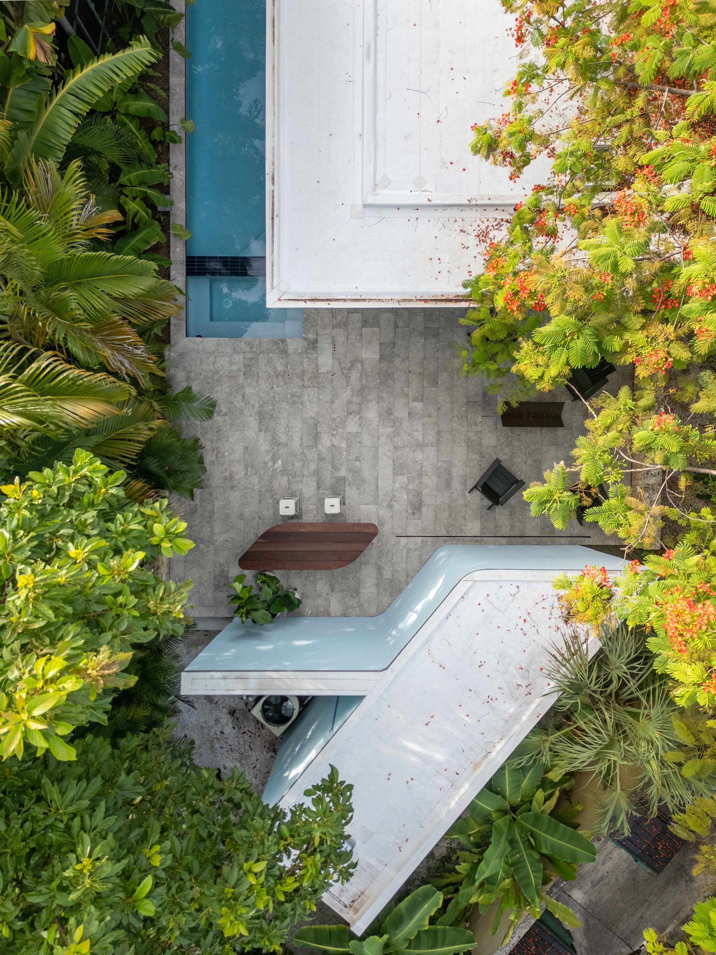 Aerial shot of residential home that won AIA award for Atelier Mey