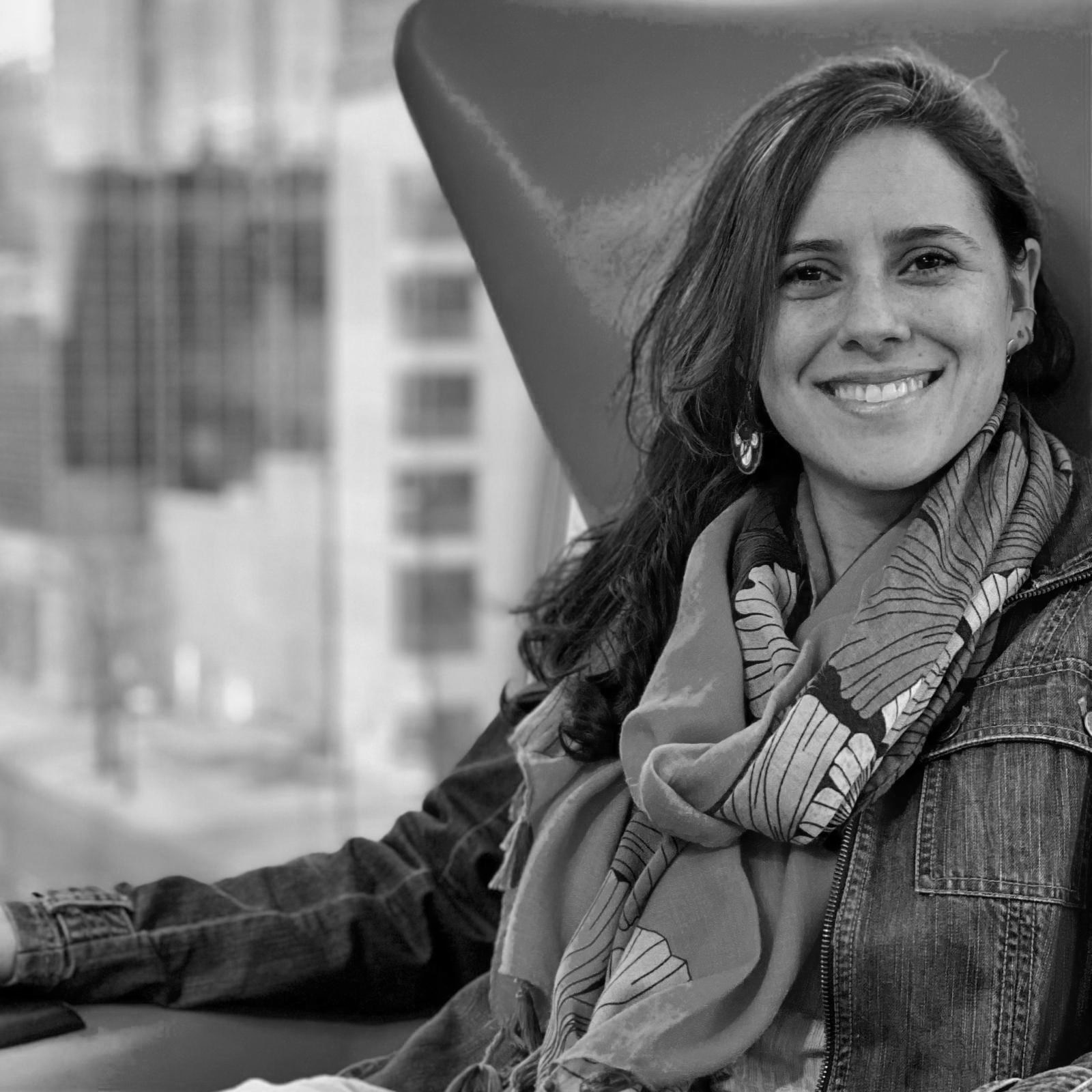 Headshot of Veronika Suarez